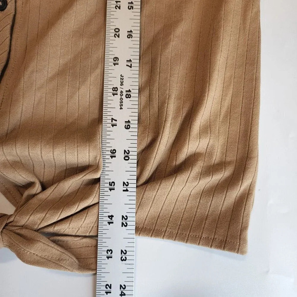Velvet Heart Cori V-Neck Button Tie Front Ribbed Top In Camel Womens Size S NWT - Picture 11 of 11